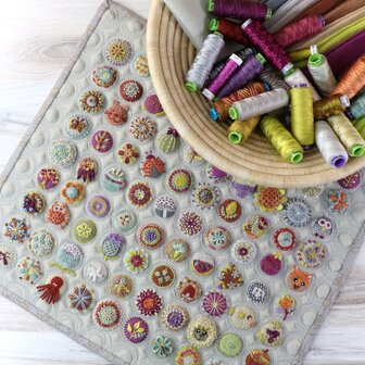 Sue Spargo | Toned Down - Circle Sampler *IN BESTELLING*